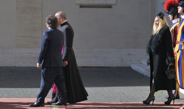 Milei viajará al Vaticano para el funeral del papa Francisco acompañado por seis funcionarios