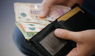 El Gobierno aprieta el cinturón de los trabajadores: Impone un "cepo" salarial en Comercio y desata la furia sindical