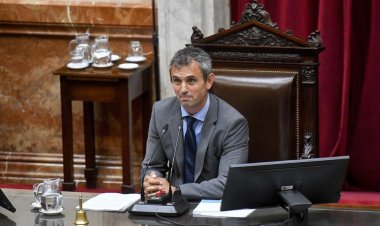 Menem Bloqueó el Quórum: Jubilados y Afectados por el Temporal Quedaron en el Aire