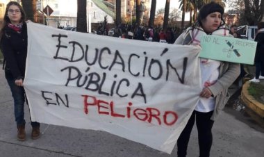 Milei Deserta la Paritaria Nacional: La Educación Pública al Borde del Abismo