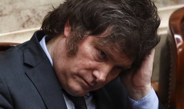 La Argentina de Milei: Mientras pocos viajan, millones se hunden en la pobreza