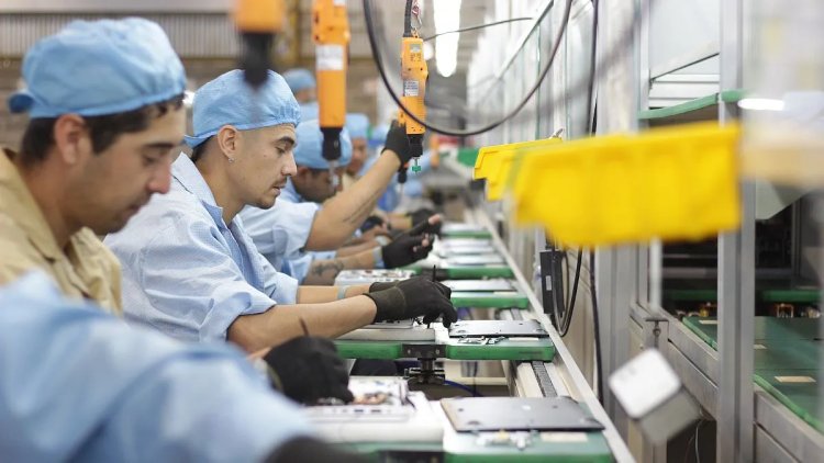 Sombrío Panorama Industrial: Ajuste Brutal y Futuro Incierto Bajo la Lupa Oficial