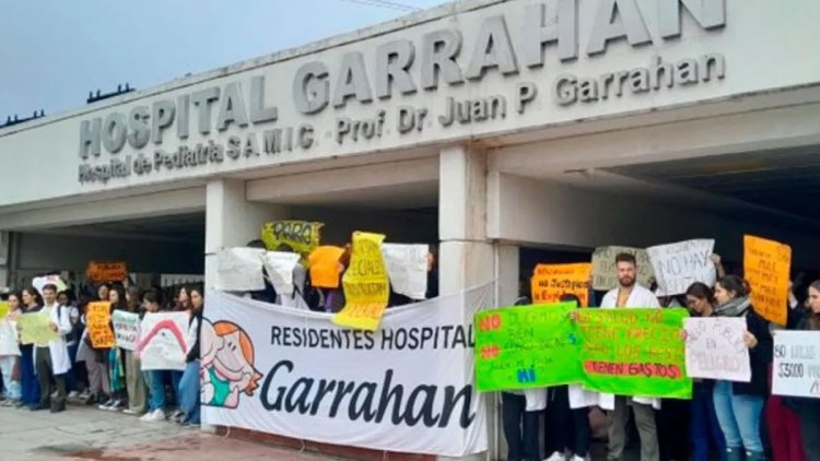 Imputaron al ministro de Salud Lugones por "abuso de autoridad" en el Garrahan: Crece el escándalo por el vaciamiento del hospital pediátrico