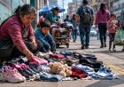 El crecimiento de la venta callejera expone la crudeza de la crisis en los barrios
